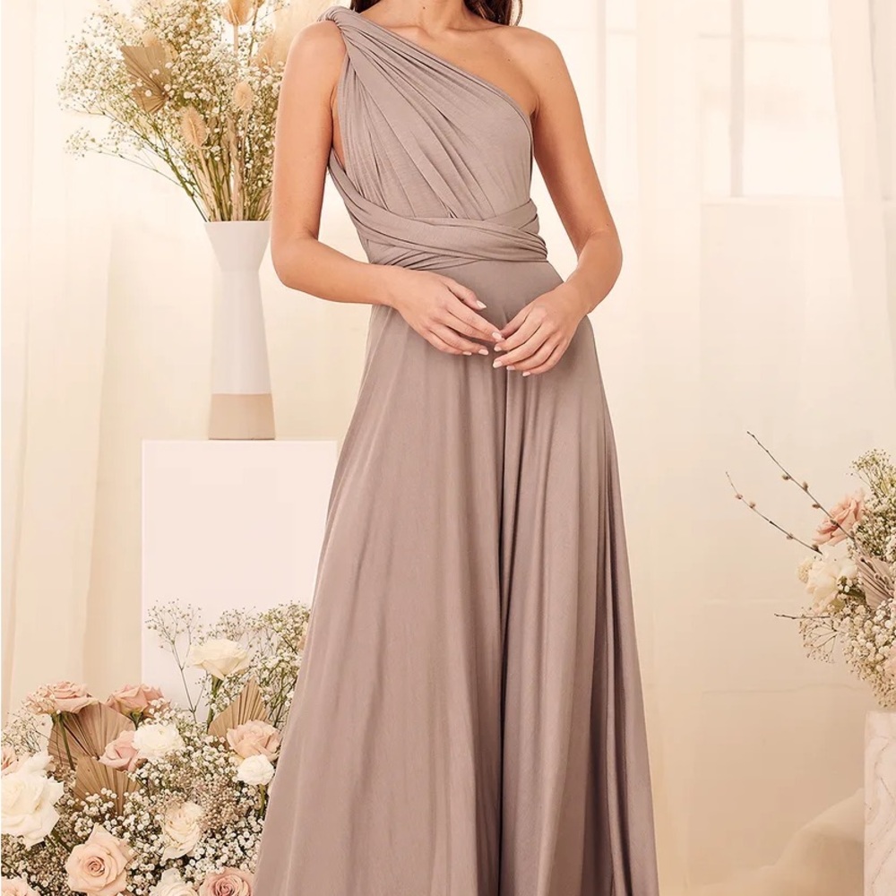 NWT Lulu’s Champagne Gold Trick Of The Trade Maxi Dress